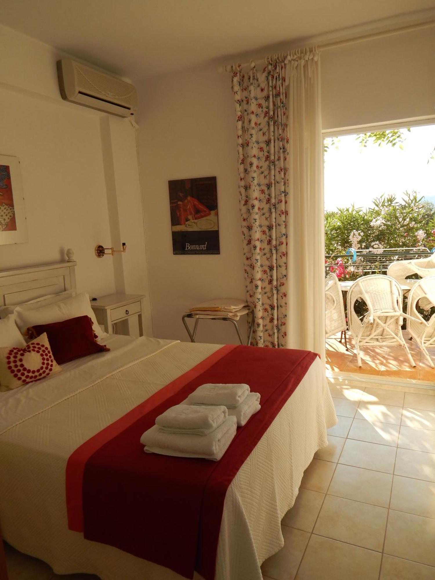 Palmina Mare Villa And Studios Паралия-Враху Экстерьер фото